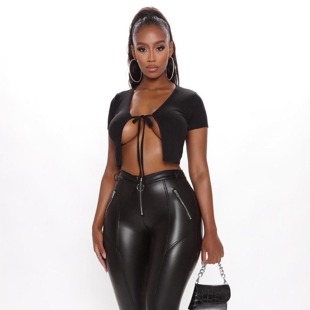 Small Fashion Nova Crop Top